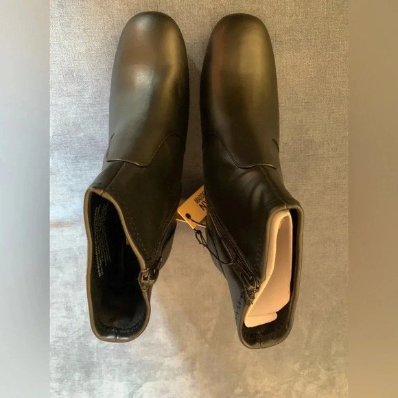 Woman’s Madden NYC Black Faux Leather Square Toe Block Heeled Ank Boots Size 10 - Picture 10 of 10